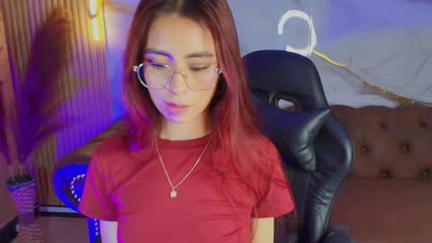 Snapshot of mia_tf chatting on October 18, 3:04 pm Mia online show from October 18, 3:04 pm