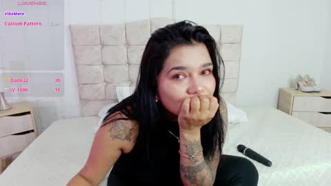 Mia  online show from November 22, 4:26 am