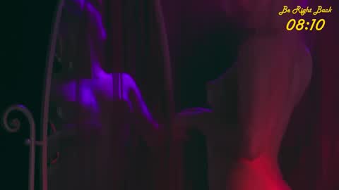 Mia online show from January 9, 6:56 pm