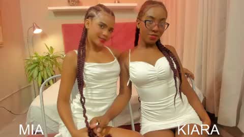 Mia online show from June 23, 11:41 am