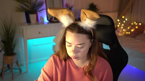 VixenMia online show from February 8, 3:30 am