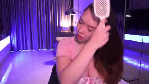 VixenMia online show from October 2, 3:00 am