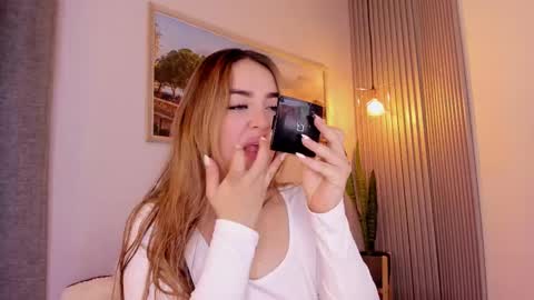 Mia White  online show from February 21, 12:50 pm