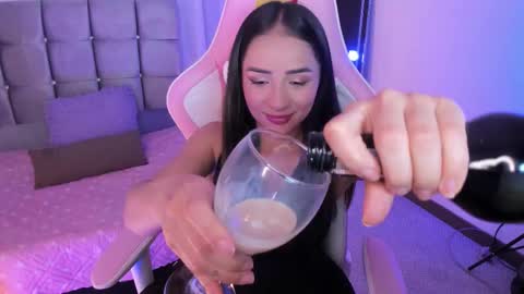 Snapshot of miaa_06 chatting on September 28, 3:57 am mia nicolle online show from September 28, 3:57 am