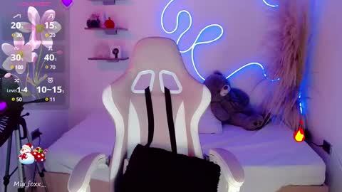 Snapshot of miaa_foxx_ chatting on January 7, 9:35 pm Mia online show from January 7, 9:35 pm