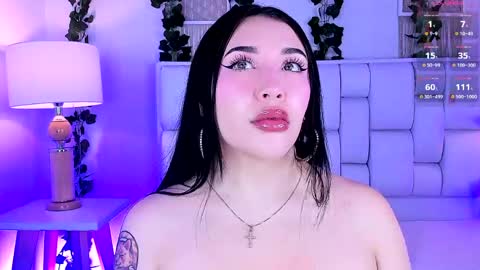 Mia online show from May 30, 11:41 am