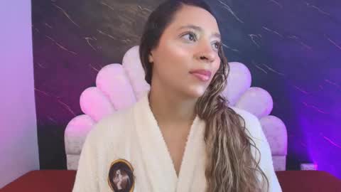 Mia online show from April 15, 12:17 pm