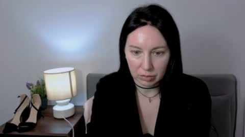 Mia online show from February 26, 6:40 pm