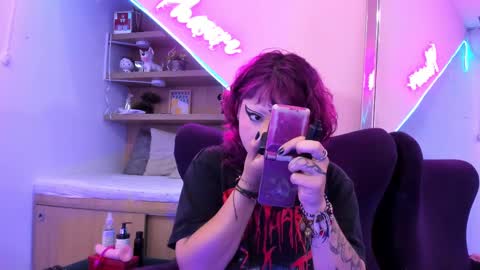 Snapshot of miaamane chatting on March 3, 12:53 pm Mia online show from March 3, 12:53 pm