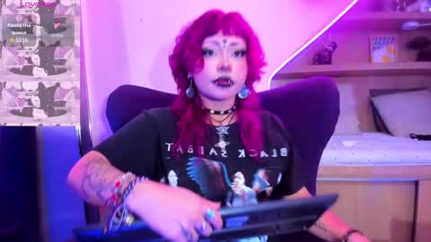 Snapshot of miaamane chatting on February 13, 1:05 pm Mia online show from February 13, 1:05 pm