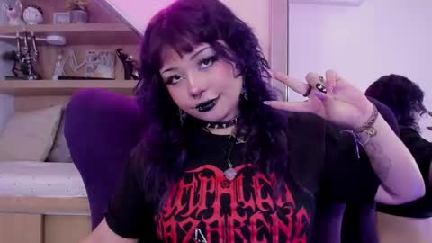 Snapshot of miaamane chatting on September 17, 2:53 am Mia online show from September 17, 2:53 am