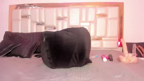 Mia  online show from February 19, 2:12 pm