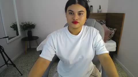 Miabloomm online show from October 23, 3:23 am