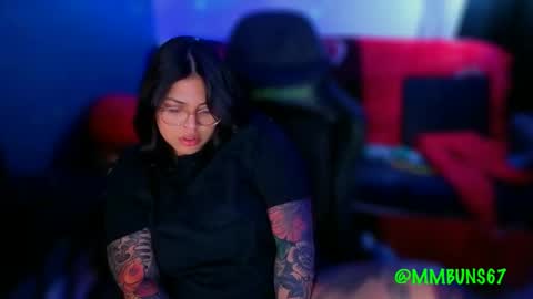 Mia online show from November 4, 5:45 am