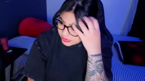 Mia online show from March 16, 11:41 pm