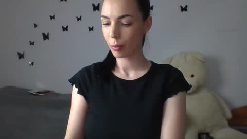 Mia online show from May 17, 8:19 pm