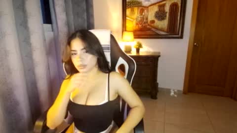Snapshot of miafunny5 chatting on September 12, 5:41 am miafunny5 online show from September 12, 5:41 am
