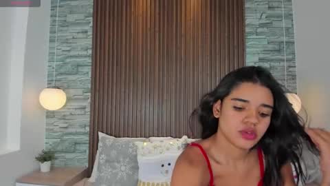 miagomezx online show from December 15, 1:00 am