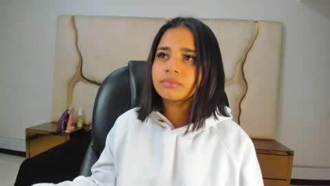 miahsex69 online show from September 15, 3:04 am