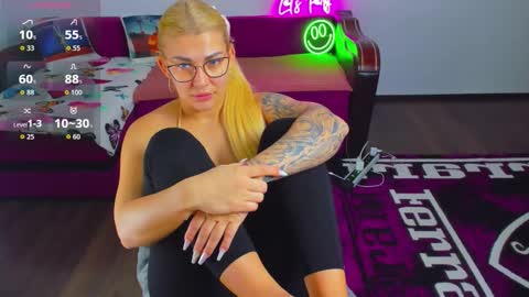 Mia Kittyy online show from November 30, 2:49 am