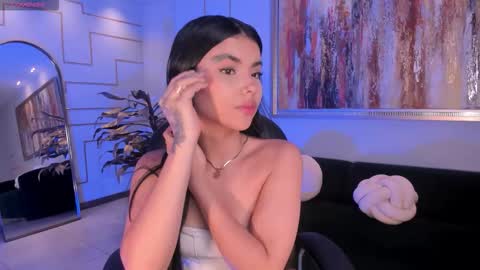 Call me Mia  online show from December 16, 7:31 pm