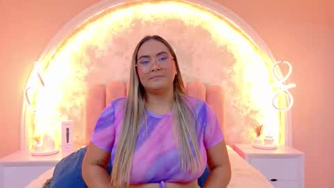 Mia online show from February 15, 5:43 am