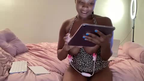 Snapshot of miamiworld chatting on September 27, 2:52 am MiamiWorld online show from September 27, 2:52 am