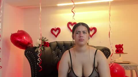 Mia   -5 7001400 Follow  online show from February 12, 12:01 pm