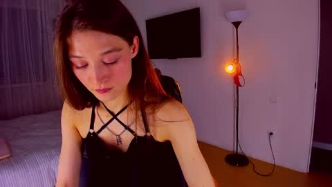 Mia online show from April 18, 7:58 pm