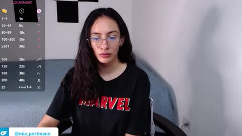 Snapshot of miaportman chatting on October 26, 3:07 pm MIAPORTMANN online show from October 26, 3:07 pm