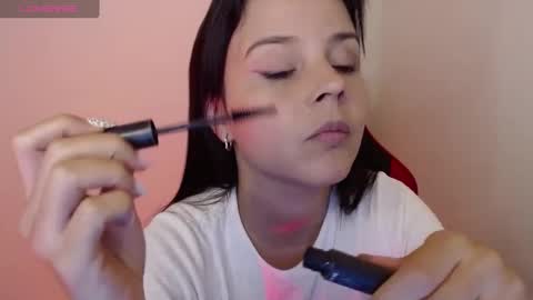 Snapshot of miarobinn_ chatting on September 11, 11:54 am miarobinn_ online show from September 11, 11:54 am