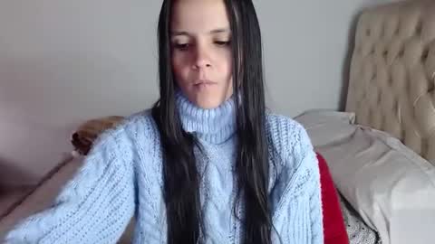 Snapshot of miarobinn_ chatting on December 4, 11:30 am miarobinn_ online show from December 4, 11:30 am