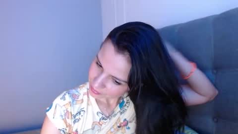 Snapshot of miarobinn_ chatting on March 2, 10:16 am miarobinn_ online show from March 2, 10:16 am