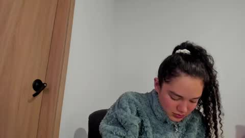 Mia Rouse online show from June 3, 3:06 pm