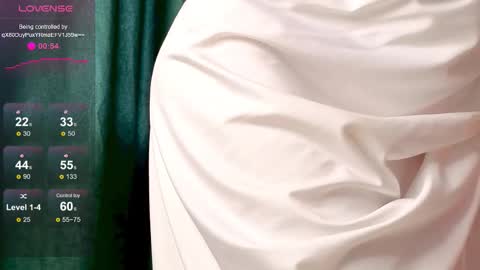 Mia online show from October 31, 7:12 am