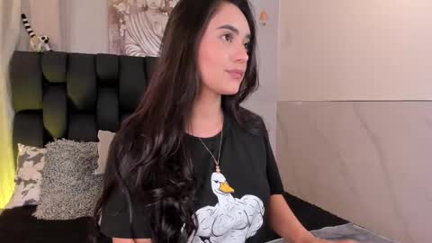 miavelvet1 online show from March 10, 1:31 am