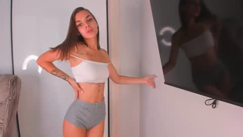 michelle_bun online show from August 6, 3:19 pm