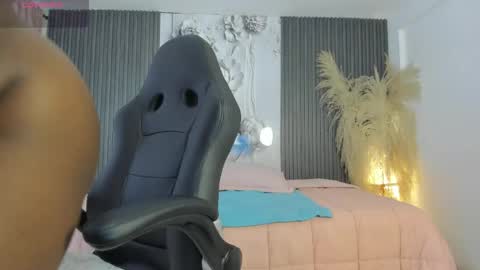 michellepreston_ online show from June 3, 12:06 pm