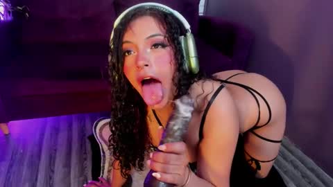 Micki online show from March 7, 11:28 am