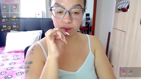 Snapshot of miia_big1boobs chatting on January 24, 1:03 pm miia big1boobs online show from January 24, 1:03 pm