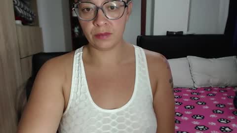 Snapshot of miia_big1boobs chatting on March 5, 10:23 pm miia big1boobs online show from March 5, 10:23 pm