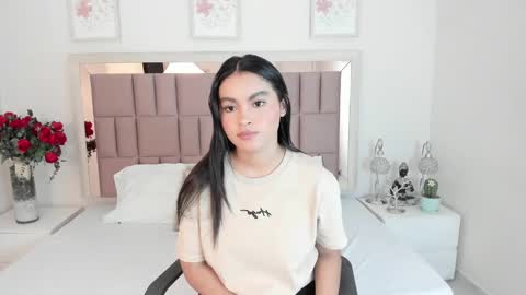 Snapshot of miia_palmerr chatting on March 6, 11:14 am Mia online show from March 6, 11:14 am
