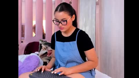 Snapshot of miia_palmerr chatting on October 11, 10:53 am Mia online show from October 11, 10:53 am