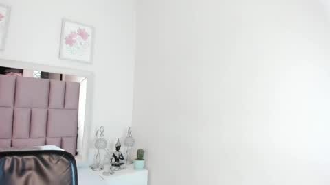 Snapshot of miia_palmerr chatting on February 23, 8:28 pm Mia online show from February 23, 8:28 pm
