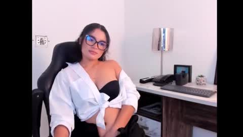 Snapshot of miia_palmerr chatting on October 5, 10:53 am Mia online show from October 5, 10:53 am