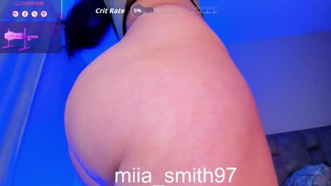 mia online show from December 15, 10:15 pm