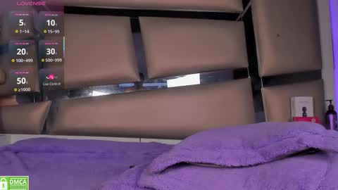 Mia online show from February 3, 2:53 am