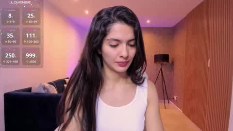 Mia online show from November 5, 11:26 am