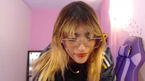 Mikka 3 online show from October 27, 2:34 pm