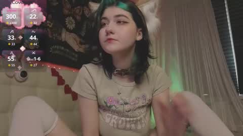 Snapshot of miko_meow chatting on October 2, 6:51 am Miko online show from October 2, 6:51 am